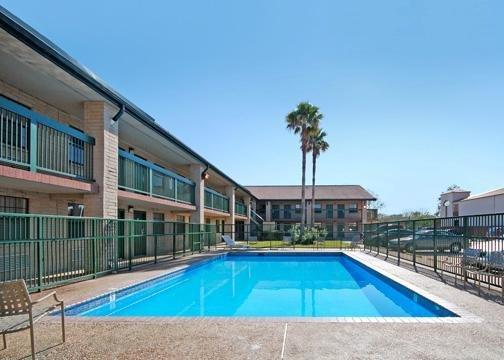 Econo Lodge At Nasa Webster Exterior foto